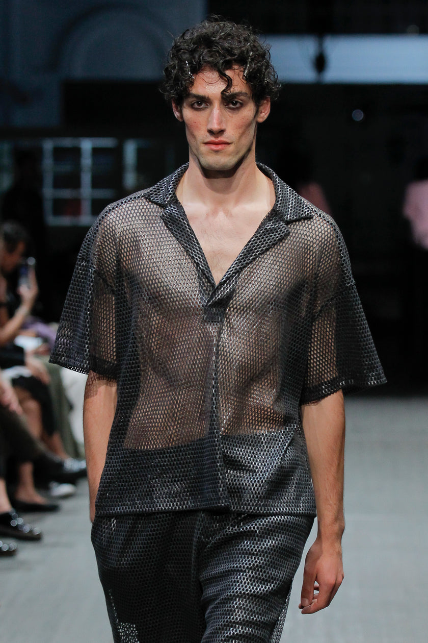 Polo de malha com folha transparente